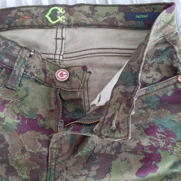 C Wonder Faux Camouflage Style Skinny Jeans - Picture 9 of 12
